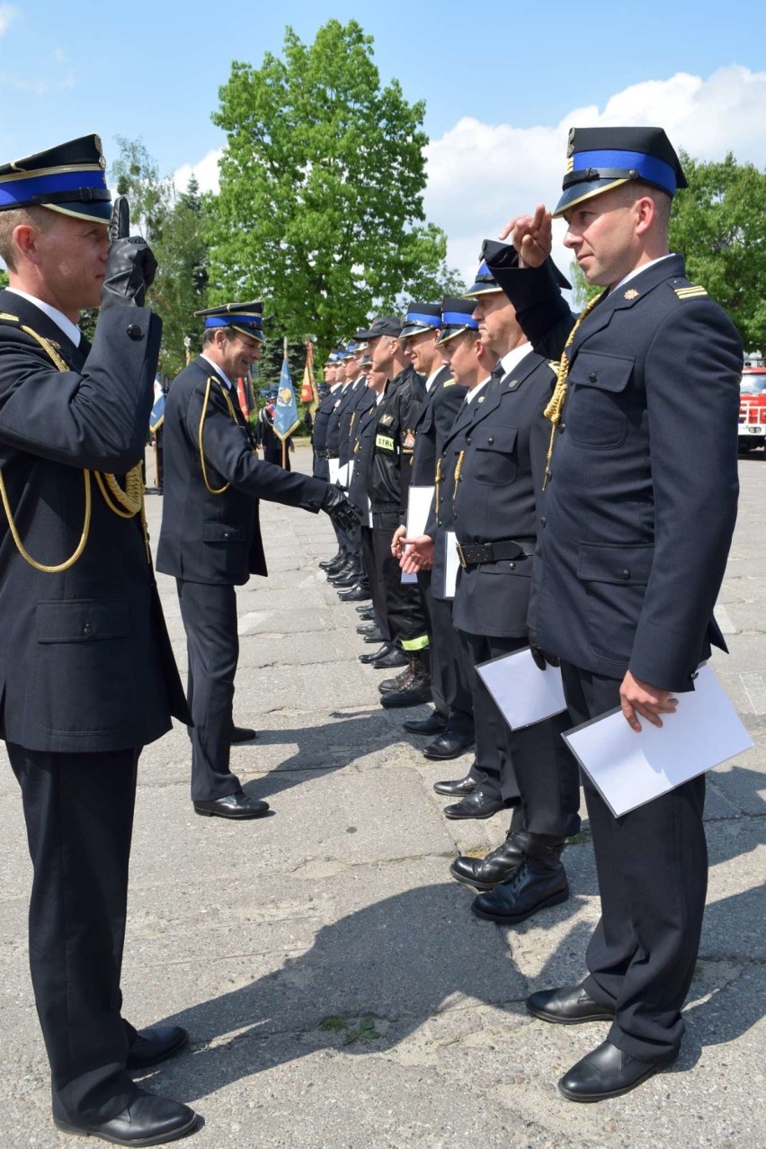 Awanse i wyróżnienia wręczone podczas Powiatowych Obchodów...