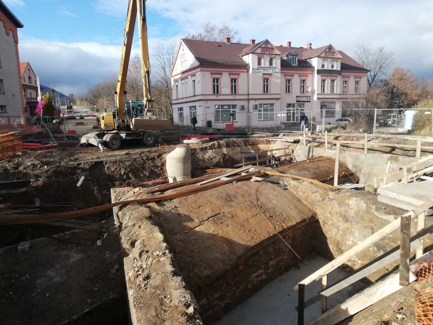 Listopad 2021 na budowie obwodnicy Wałbrzycha...