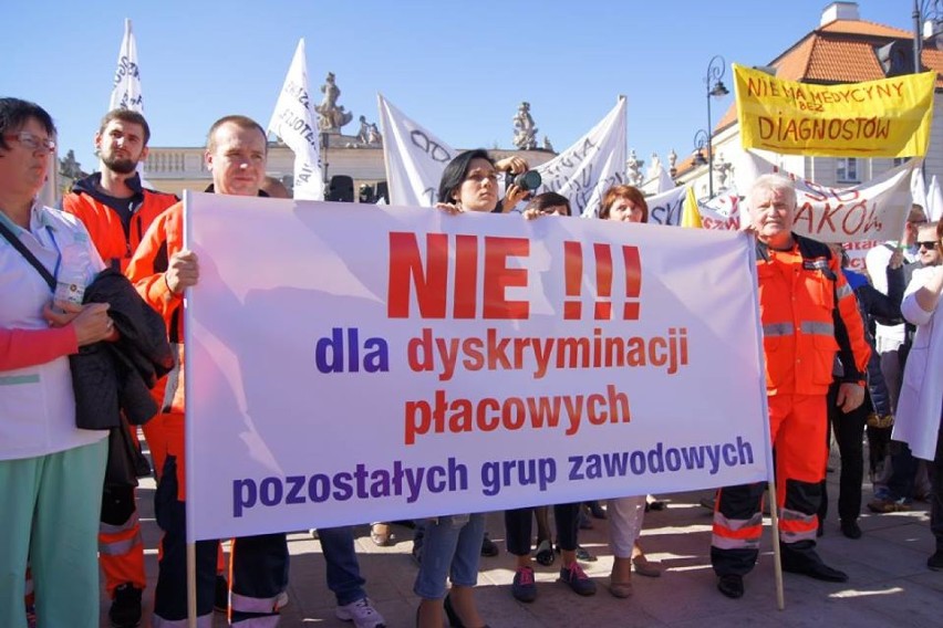 Protest pracowników ochrony zdrowia w Warszawie