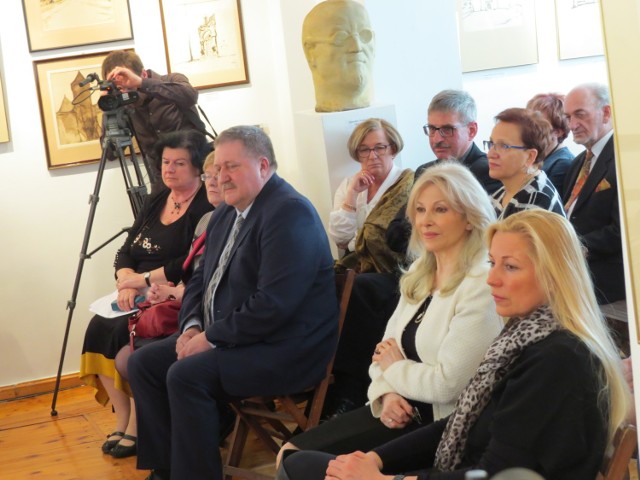 Na obchody 150-leci urodzin Stanisława Noakowskiego przybyła m.in. Hanna Balińska (w białym  żakiecie), krewna patrona muzeum.