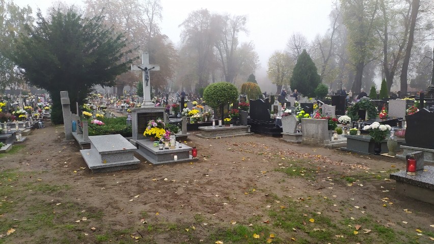 Światełko do nieba dla Sióstr Szarytek. Akcja na cmentarzu w Środzie Wielkopolskiej