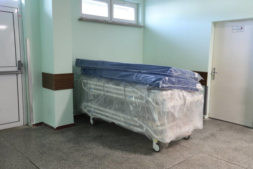 Nowe łóżka i szafki dla pacjentów