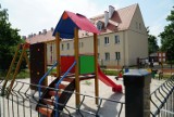 Dlaczego nowy plac zabaw na jednym z poznańskich osiedli jest zamknięty? Dzieci nie mogą się na nim bawić już od siedmiu miesięcy