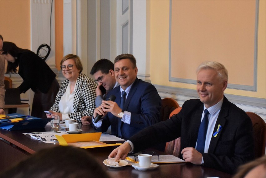 Samorządowcy z 19 pomorskich gmin spotkali się w Człuchowie na zgromadzeniu SIM. Budowa bloku czynszowego na ulicy Lawendowej coraz bliżej