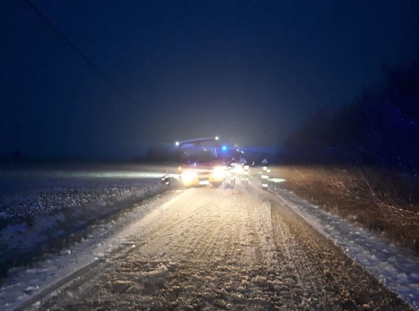 Autobus szkolny w rowie Stare Miasto