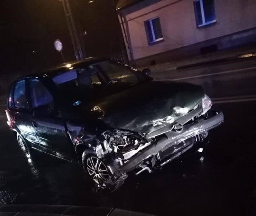 Na ulicy Rybnickiej zderzyły się osobowe renault i opel