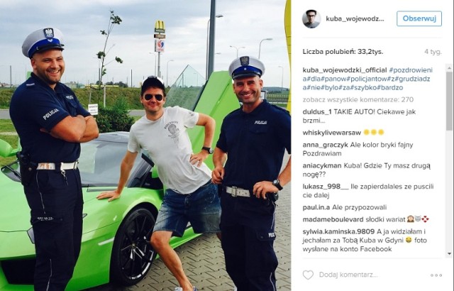 „Pozdrowienia dla panów policjantów z Grudziądza. Nie było za szybko. Bardzo” - napisał Kuba Wojewódzki na Instagramie. Fotka zebrała ponad 33 tysiące polubień internautów.