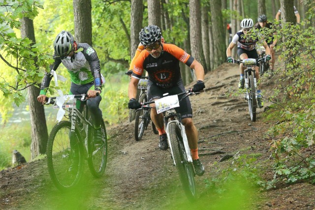 Biegacze i rowerzyści MTB pokonali 50-kilometrową trasę