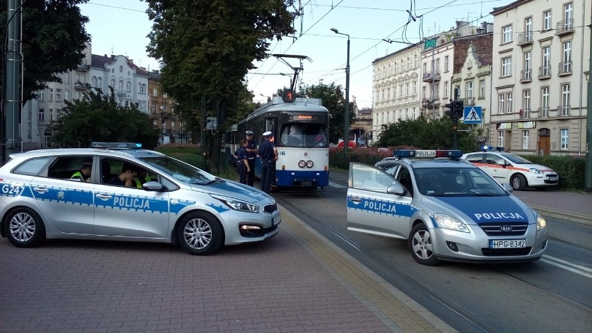 Kraków. Pieszy potrącony przez tramwaj na ul. Dietla [ZDJĘCIA]