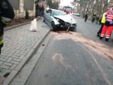 Libiąż. BMW rozbiło się na ogrodzeniu. Pięciu młodych mężczyzn rannych 