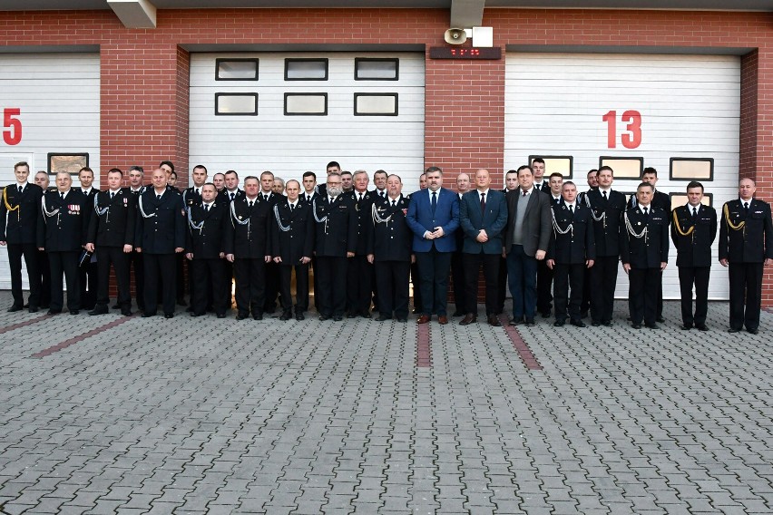 18 jednostek Ochotniczych Straży Pożarnych z terenu powiatu...