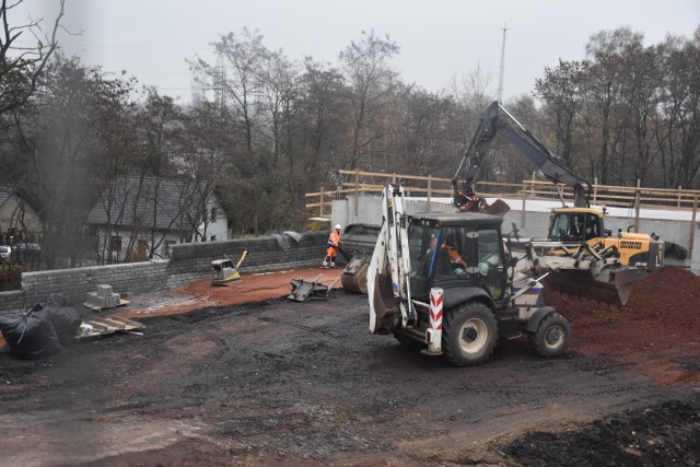 Prace przy wiadukcie w Jastrzębiu mają się zakończyć w okolicach czerwca 2022 roku.