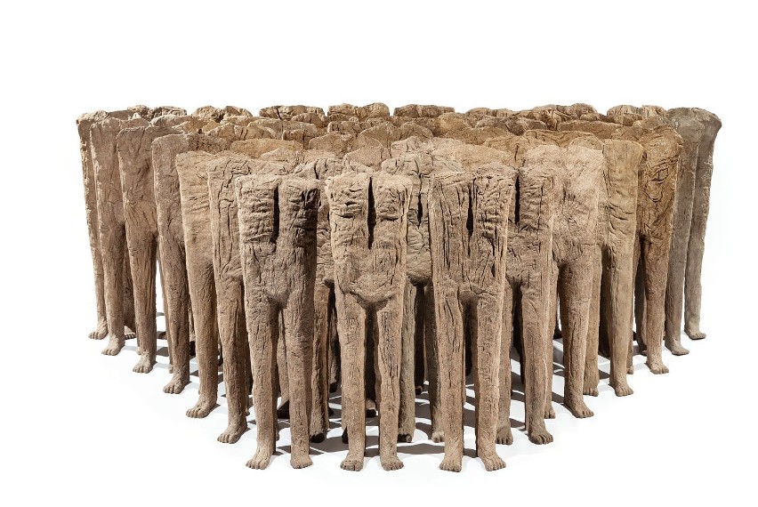 Magdalena Abakanowicz, Tłum III (50 figur), 1989 r....