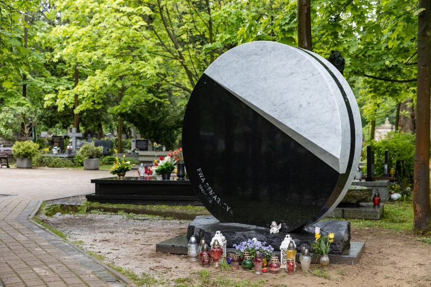 Grób Ewy Demarczyk na cmentarzu Rakowickim