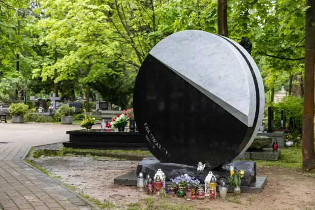 Grób Ewy Demarczyk na cmentarzu Rakowickim