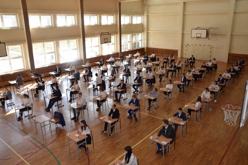 Egzamin ósmych klas zdawali we wtorek m.in. uczniowie w...