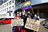 Protest przed komisariatem w Gdańsku. Przedstawiciele środowisk LGBT mówią o szykanowaniu oraz nieadekwatnych działaniach mundurowych