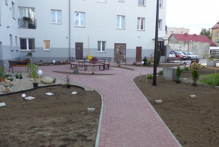 Podwórka integracyjne zmieniają charakter dzielnicy Lębork-Nowy Świat