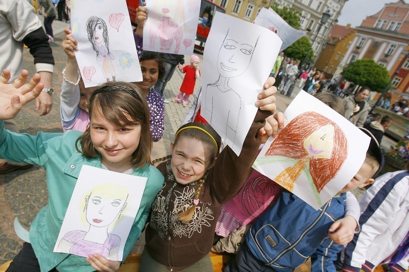 Wałbrzych: Dzieci świętowały w Rynku