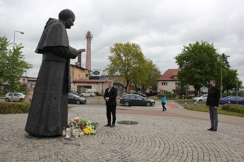 Setna rocznica urodzin papieża Jana Pawła II. Pamiętali mieszkańcy i władze miasta [ZDJĘCIA]