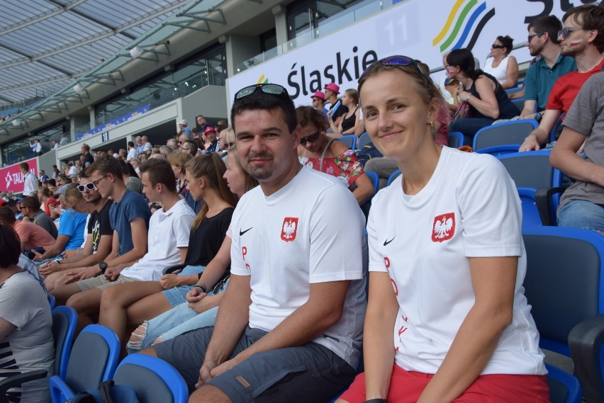 Tłum na trybunach Stadionu Śląskiego