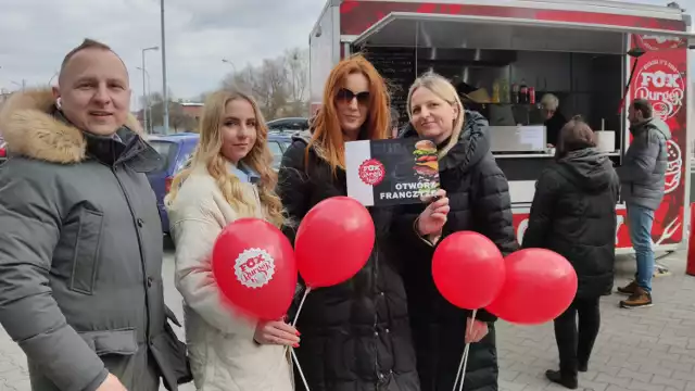 Fox Burger już w Piotrkowie. Słynna "Sulejowska Buła" zawitała do Piotrkowa. Otwarcie punktu 4.04.2022