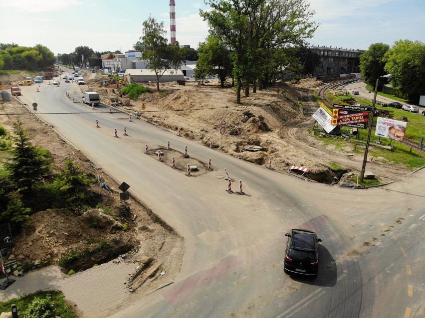 Budują kanalizację deszczową. Na Nowym Świecie utrudnienia dla kierowców (ZDJĘCIA)