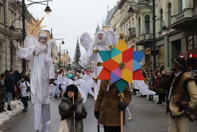 Orszak Trzech Króli w Łodzi w 2019 roku. Przemarsz Piotrkowską i zabawa na placu katedralnym