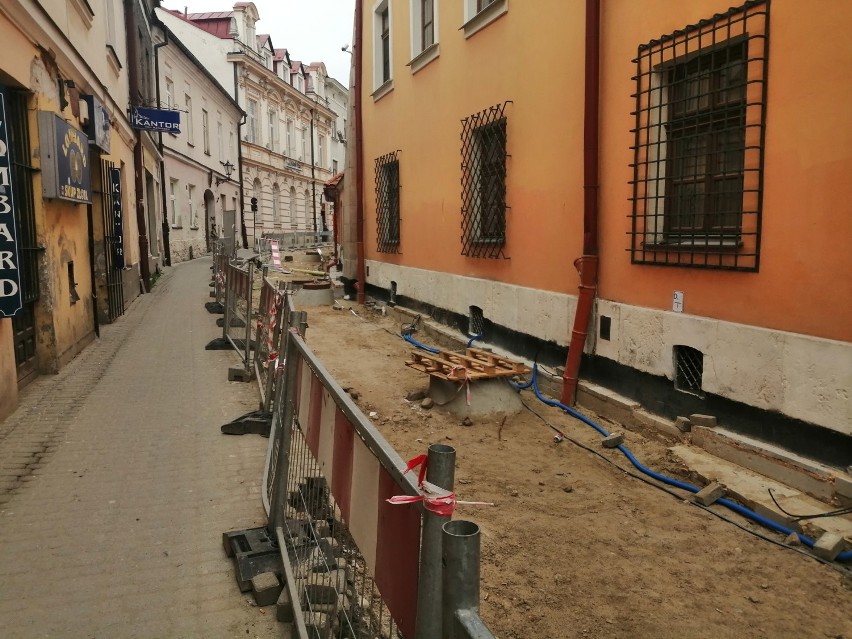 Długi remont na ul. Krótkiej w Tarnowie. Kiedy przerwane prace będą kontynuowane?
