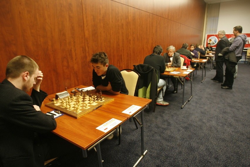 Turniej szachowy w Legnicy (ZDJĘCIA)
