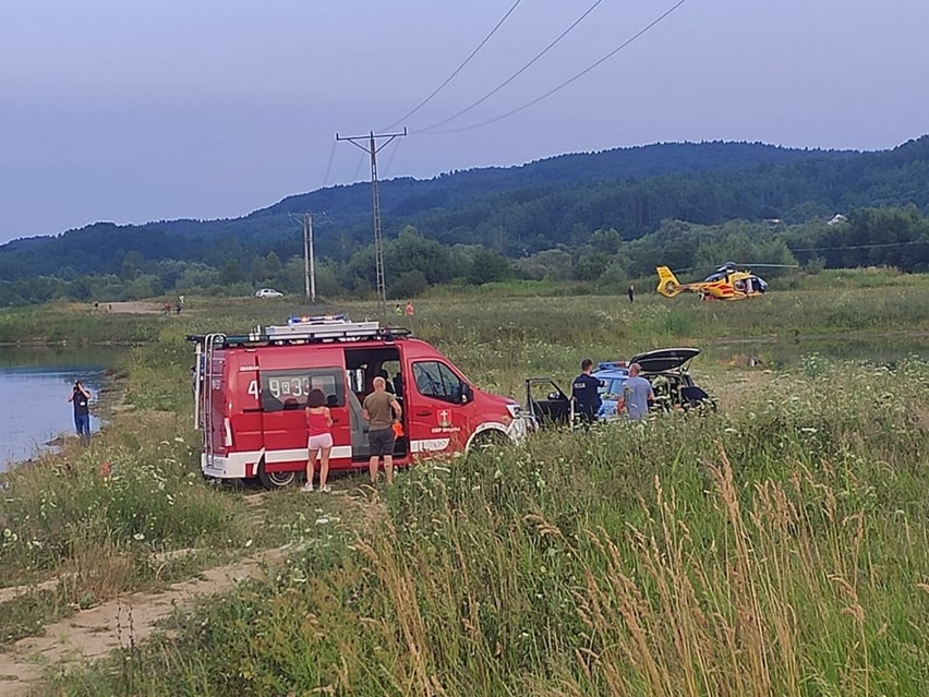 Ujazd. Dwaj strażacy ranni podczas ćwiczeń OSP, jednego zabrał śmigłowiec LPR