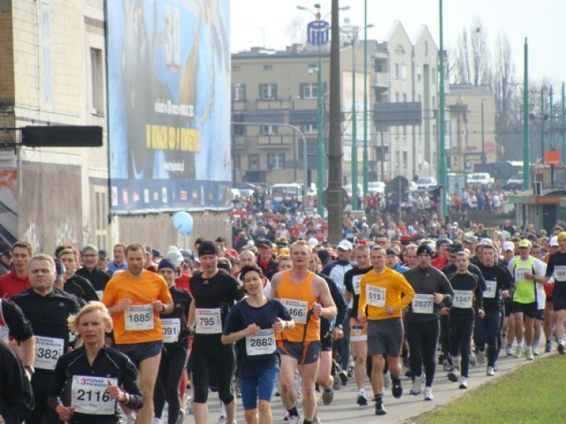 Ponad 4 tysiące biegaczy przebiegnie w niedzielę przez centrum ...