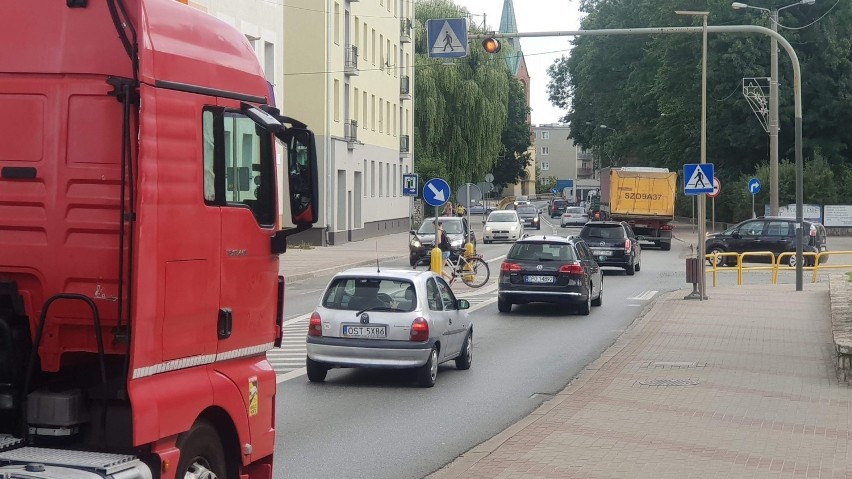 Tak wygląda na co dzień ruch na ulicach Strzelec Opolskich.