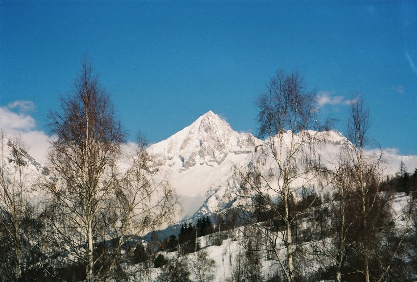 Nad miejscowoscia goruje szczyt Bietschhorn 3934mn.p.m,...