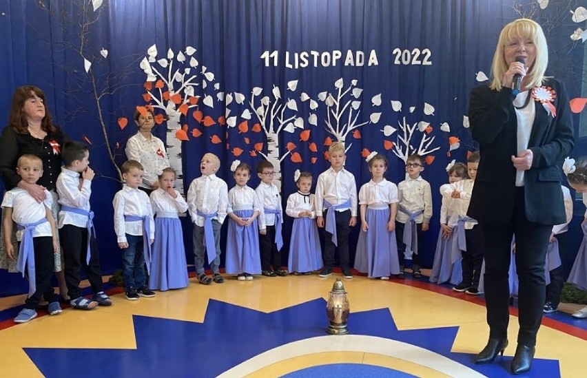 Maluchy z Integracyjnego Przedszkola Samorządowego numer 27 w Kielcach uczciły Święto Niepodległości. Zobacz zdjęcia