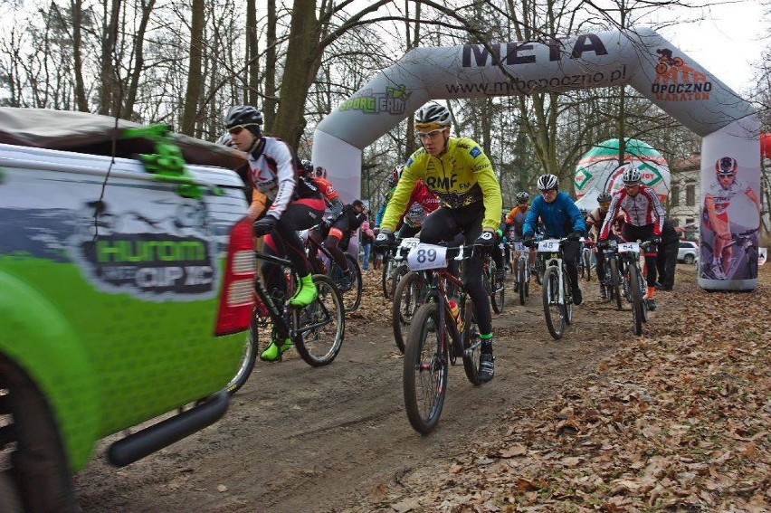 Zimowy Maraton MTB w Mroczkowie Gościnnym. 100 zawodników na starcie. Ścigali się na 20 i 40 km