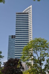Allianz i Curzon sfinalizowały zakup budynkuWarsaw Financial Center