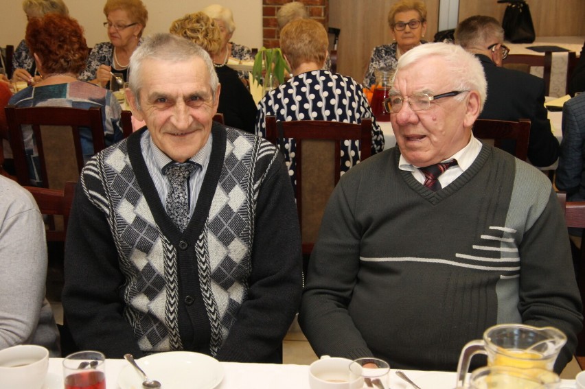 Seniorzy spotkali się w restauracji "Słoneczna"
