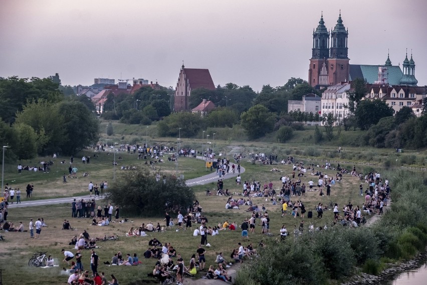 Wysokie temperatury sprawiły, że poznaniacy tłumnie wyszli z...