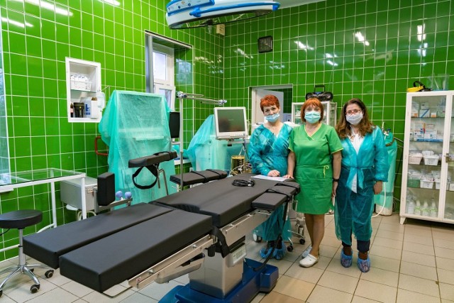 Stół operacyjny dla szpitala przekazał burmistrz Rawy Piotr Irla