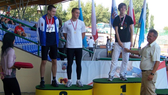 Złoty medal w skoku wzwyż i kwalifikacje na Mały Memoriał J. Kusocińskiego wywalczył Michał Małkiewicz z Sambora