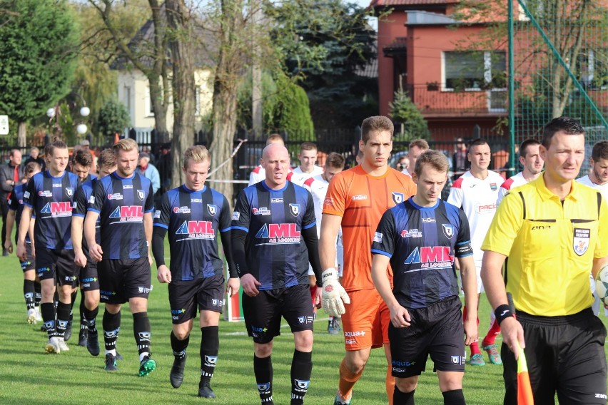 Unia Gniewkowo - Zawisza Bydgoszcz 0:1 w 13. kolejce 4. ligi [zdjęcia]