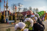 Lipnica Murowana. Najsłynniejszy konkurs palm wielkanocnych nie poddał się pandemii. Na Rynku znów stanęły imponujące palmy [ZDJĘCIA] 