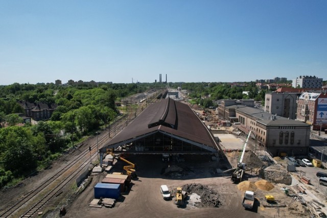 Realizująca na zlecenie PKP PLK inwestycję firma PORR SA pod koniec maja rozpoczęła modernizację historycznej, pochodzącej z 1929 roku, hali peronowej dworca PKP w Bytomiu.