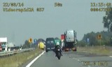 Motocyklista pirat ucieka przed policją na DK 1. Pościg onboard (wideo)