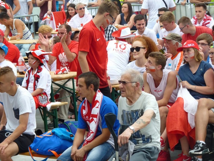 W meczu 1/8 finału Mistrzostw Europy we Francja,...