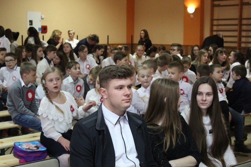 Uroczyste obchody 100. rocznicy Powstania Wielkopolskiego w Szkole Podstawowej w Łomnicy - 13 lutego 2019