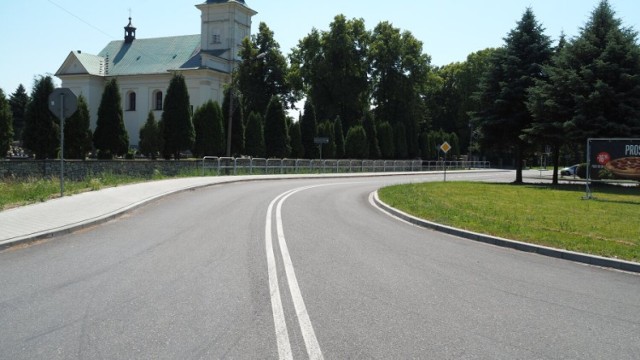 Modernizacja drogi na ul. Nadwiślańskiej objęła odcinek od skrzyżowania z ul. Krakowską do ronda przy Drodze Współpracy Regionalnej