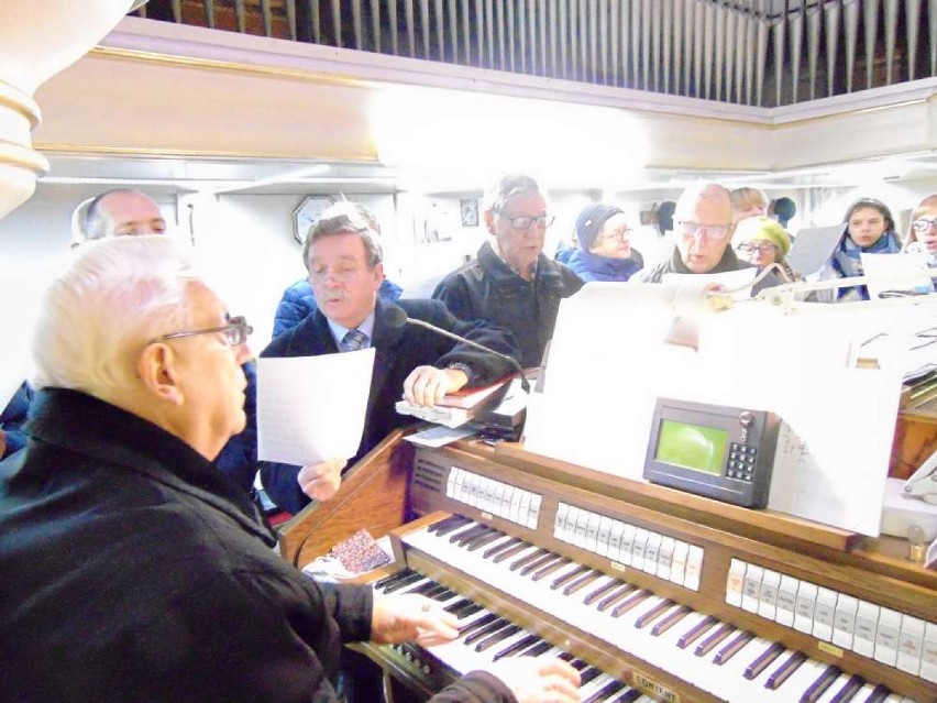 Dziś swoje święto mają organiści i chóry. Prezentujemy organistów z powiatu chodzieskiego. Część I. 