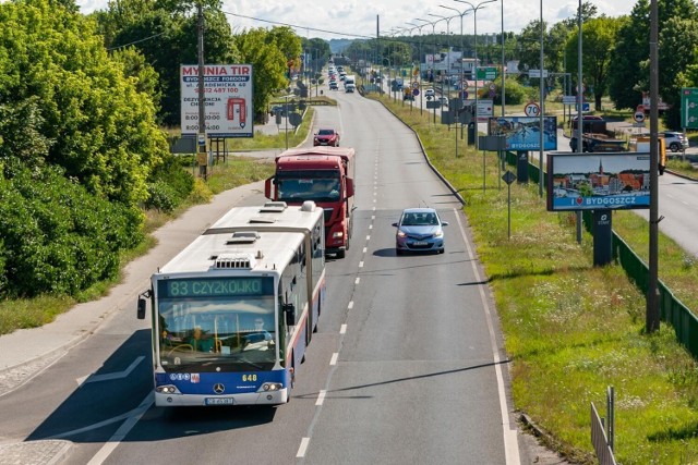 - Nie zgadzamy się na brak dyskusji o istotnych problemach miasta - mówią radni. Na nadzwyczajnej sesji chcą rozmawiać o komunikacji miejskiej oraz opłacie deszczowej.